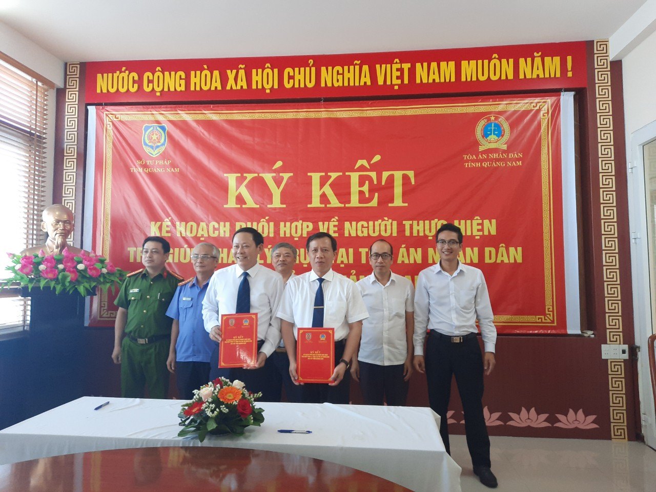 Ký kết Kế hoạch phối hợp về người thực hiện trợ giúp pháp lý trực tại Tòa án nhân dân hai cấp tỉnh Quarng Nam